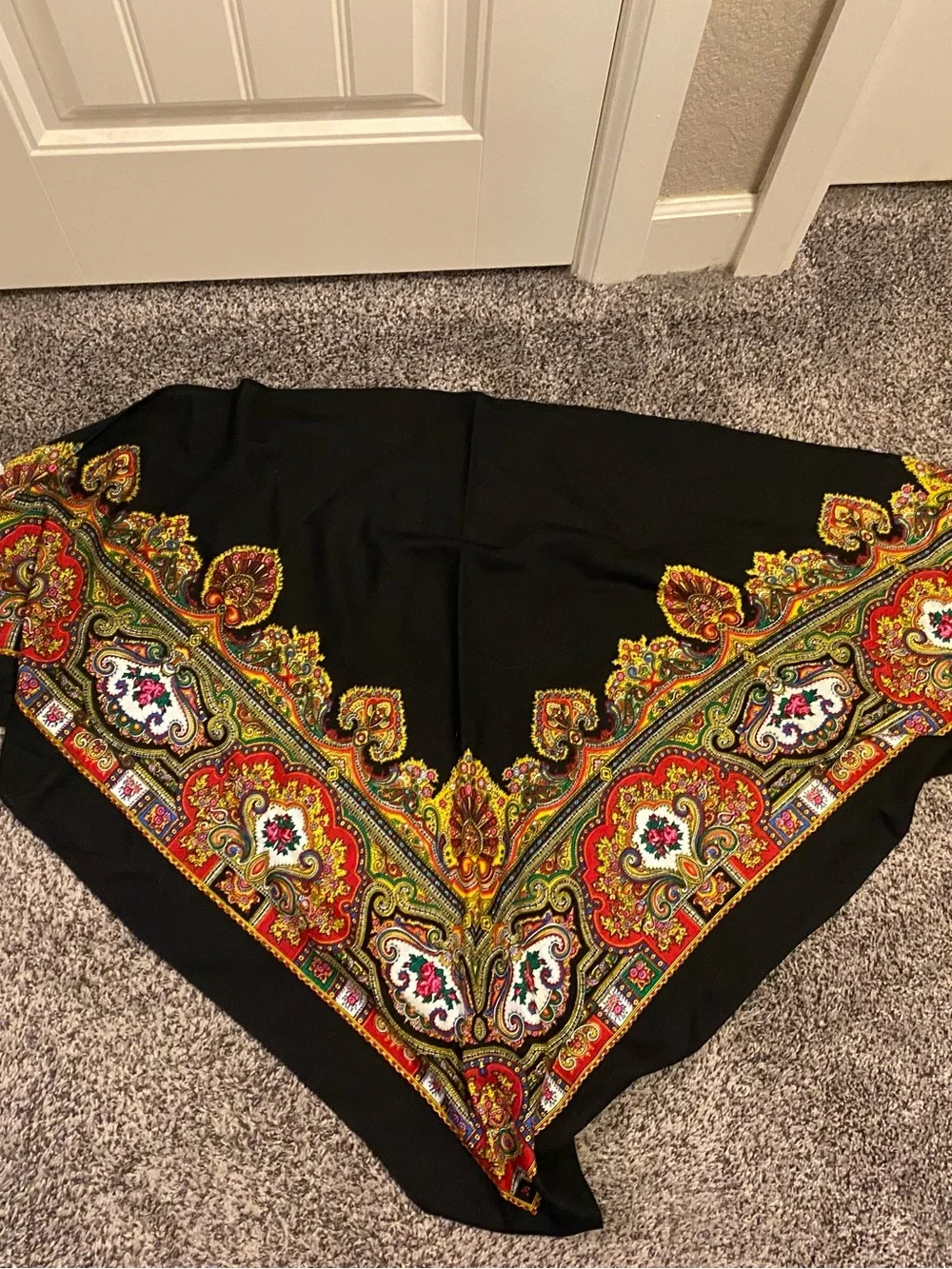I Feel Very Chantilly Today Shawl Floral Black Scarf Triangular Acrylic Japan